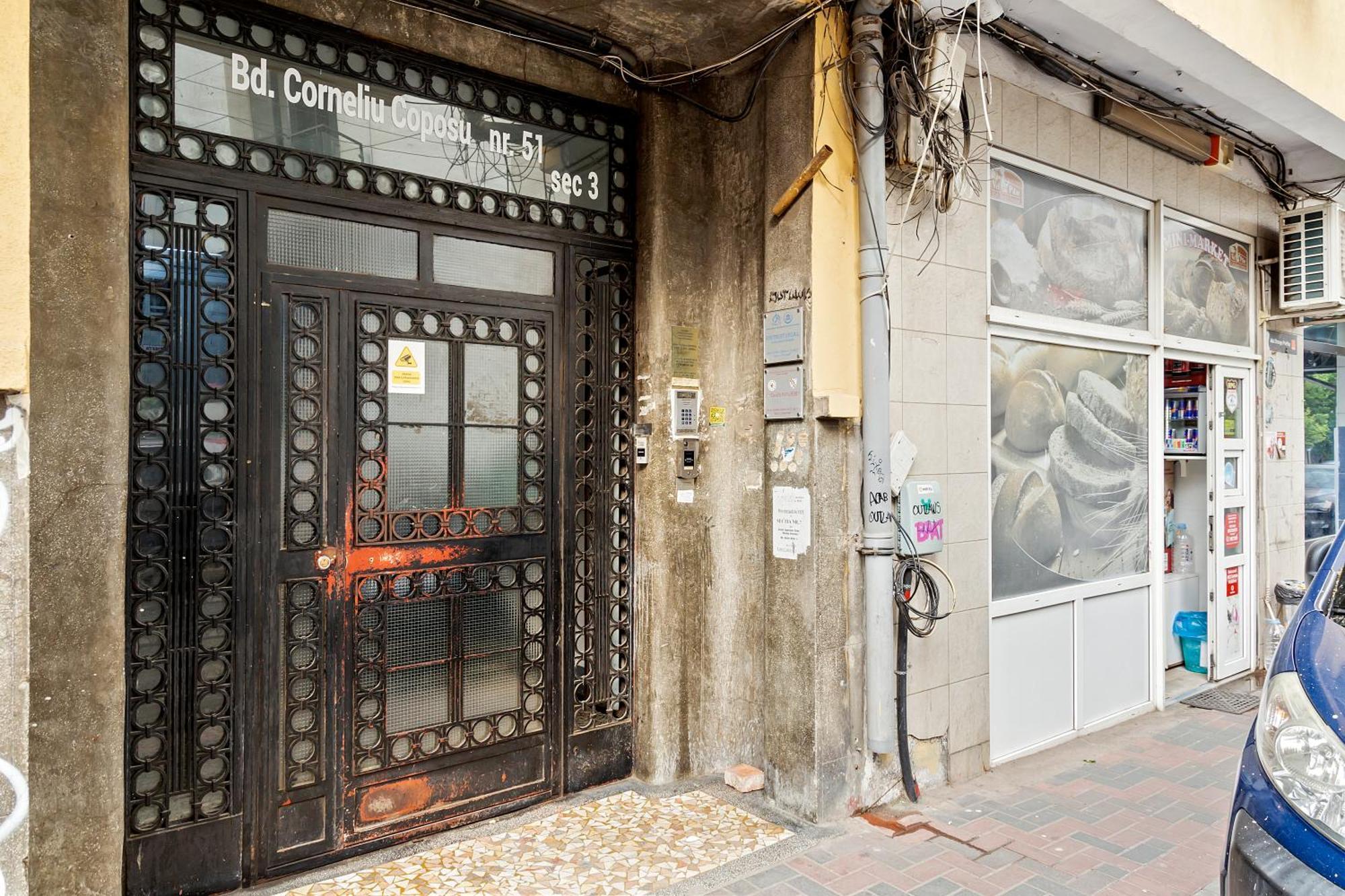 Upscale Studio, Walking Distance From The Old Town Bukares Bagian luar foto